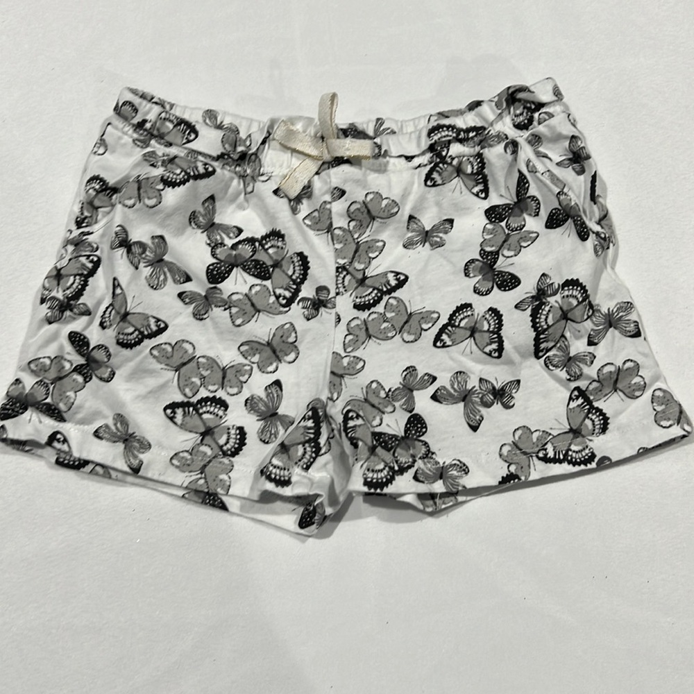 H&m. Girls shirts. Size 4-6Y.